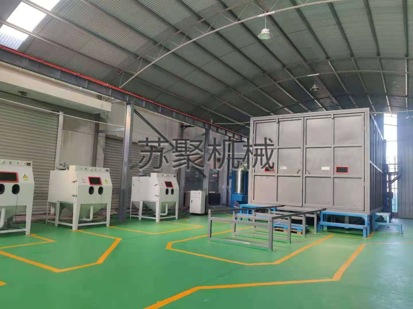 半自動(dòng)回收式噴砂房